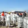 Туапсе сегодня: 'Мазут с берега убирать труднее, чем в Анапе, рельеф сложный, много обрывов, полоса 68 км' (На фото: ликвидация последствий пожара на нефтеперерабатывающем заводе. (Фото: Официальный канал губ…) На фото: ликвидация …
