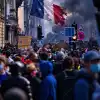 Во Франции протестующие призывают к революции и слому несправедливой социальной системы, созданной Макроном