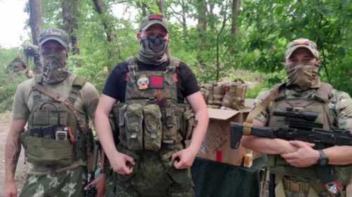 Получение груза от волонтеров. Источник фото-видео t.me/kolodezprorokov/303 Получение груза от в…