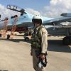 Политолог: российские военные в Сирии показали, что они – герои (Российские летчики готовятся к полету на истребителе СУ-30СМ на авиабазе Хмеймим в Сирии) Российские летчики г…