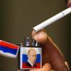 Забудьте об Иране. Реальная угроза — Россия (Зажигалка с изображением президента РФ Владимира Путина в магазине сувенирной продукции в Дамаске | …) Зажигалка с изображе…