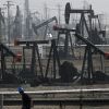 Бунт американских капиталистов: нефтемагнаты защищают Путина от санкций (Добыча нефти в Калифорнии, США. Архивное фото) Добыча нефти в Калиф…