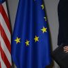 Отношения между ЕС и США дошли до дипломатического скандала (Флаги США и Европейского совета) Флаги США и Европейс…