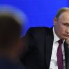 Advance: почему популярность Путина так снижается? (Ежегодная большая пресс-конференция президента РФ В. Путина | © РИА Новости, Илья Питалев) Ежегодная большая пр…