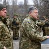 Триста засланцев. Что стоит за слухами о военном перевороте от Порошенко (© пресс-служба президента Украины/Микола Лазаренко) © пресс-служба прези…