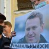 Зачем нас убеждают поверить в отравление Навального (Акции в поддержку Алексея Навального | © РИА Новости / Александр Гальперин) Акции в поддержку Ал…
