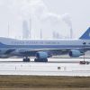 Инцидент в США: самолет опасно сблизился с Boeing-747 президента Трампа (Самолет Boeing-747 президента США Дональда Трампа (Air Force One). Архивное фото) Самолет Boeing-747 п…