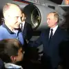 Путин встретил вернувшихся после обмена россиян у трапа самолета (Фото: kremlin.ru) Фото: kremlin.ru